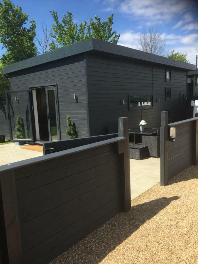 Willow Court Farm Studio South & Petting Farm, 8 Mins From Legoland & Windsor, 15 Mins From Lapland Uk Екстер'єр фото